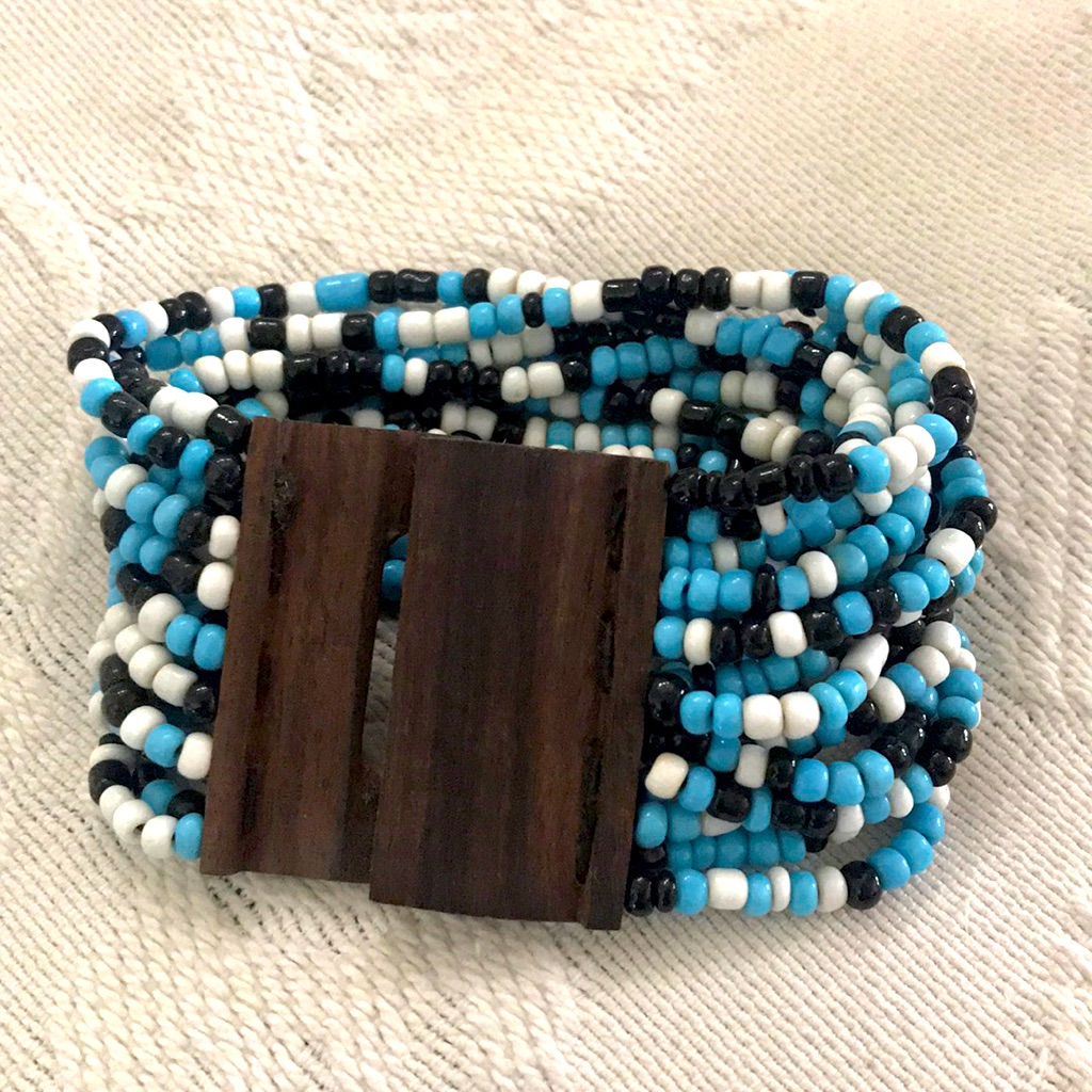 Sale 4/$20 Chunky Blue Black White Beads Bracelet With Wood Clap.